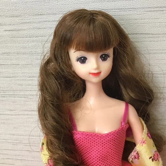 MIMI World Korean Fashion Doll - Picture 2 of 14